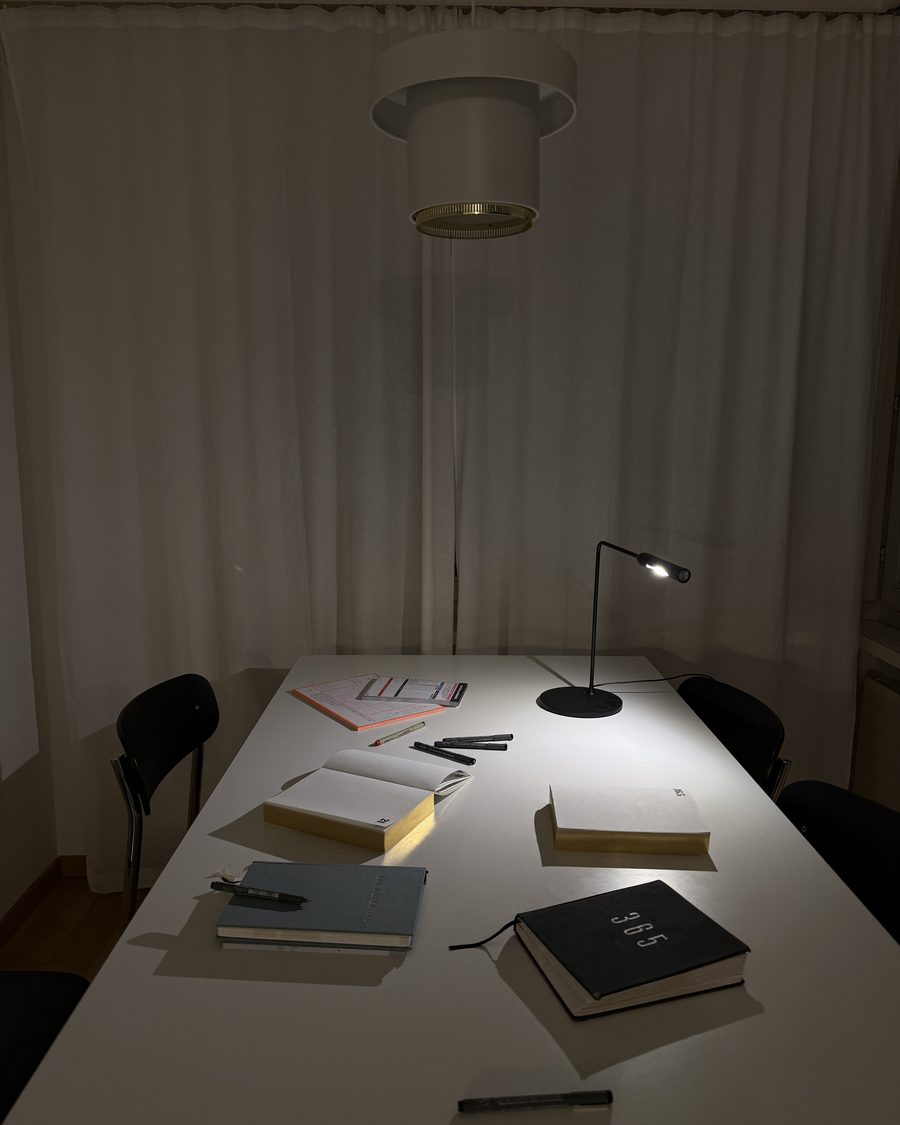 Schreibtisch